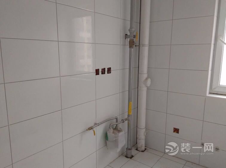 东莞复式别墅装修地砖铺设
